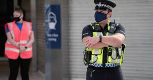 英国政府将对非法聚会处以高额罚款