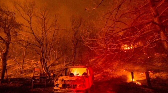 加州野火达370起 近7万人疏离 4人死亡(图）