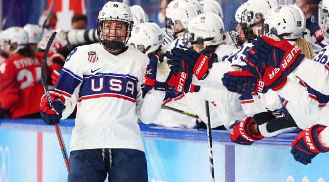 冬奥女子冰球小组赛美国两连胜 加拿大稳居A组榜首