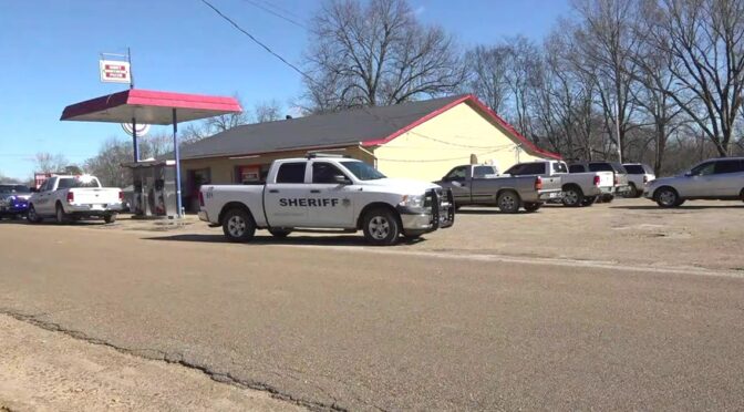 6人在密西西比小镇被枪杀 嫌疑人被拘留(图）